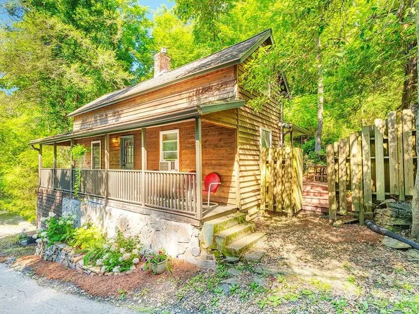 67 Hardwick Branch Dr, Marshall, NC 28753
