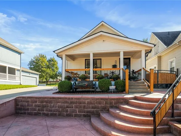 1245 Grandview Blvd, Kansas City, KS 66102
