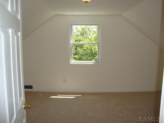 3rd image of 2790 Quinlan St