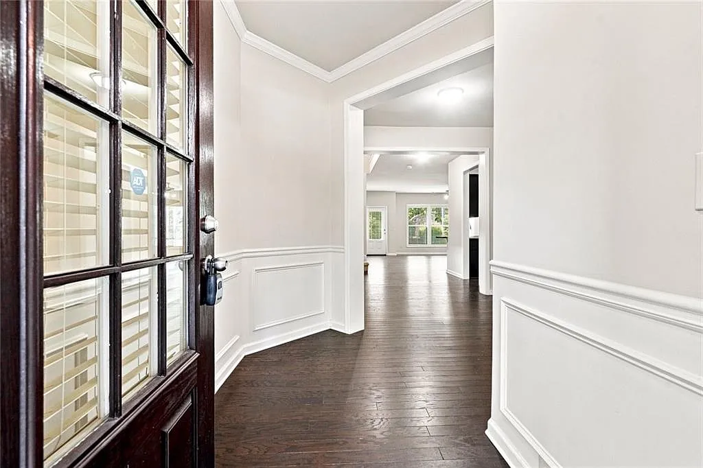 4 bed, 2.5 bath, 2358 sqft, $2,750 — Photo 2