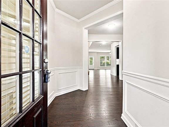2nd image of 4615 Woodbine Way