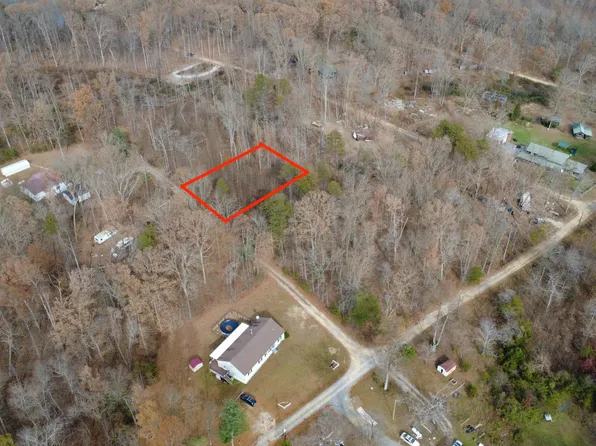 9 Tresa St, Crossville, TN 38572