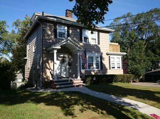 90 Parklawn Rd, West Roxbury, MA 02132