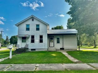 528 2nd St, Oconto, WI 54153