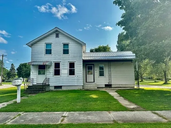 528 2nd St, Oconto, WI 54153