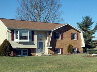 114 Briar Hill Rd, Lititz, PA 17543