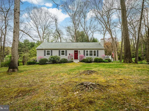 11 Allegheny Dr, East Fallowfield, PA 19320