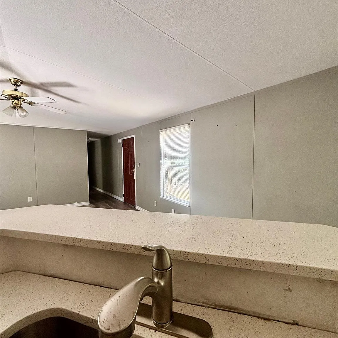 3 bed, 2.0 bath, 1216 sqft, $1,400 — Photo 4