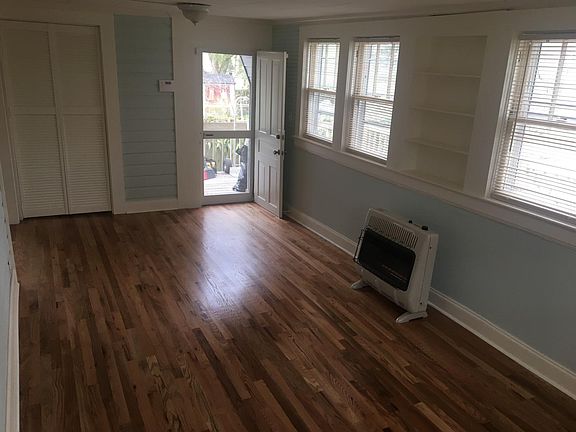 2nd image of 822 Burch Ave #B