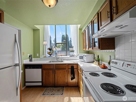 4th image of 4807 76th Street NE #12