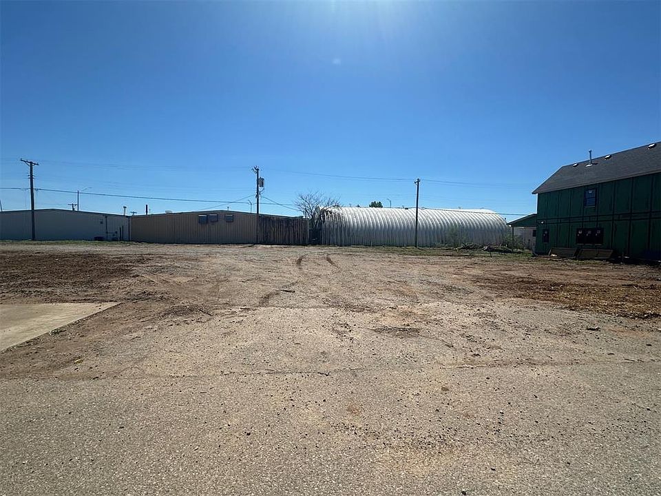 2nd image of 612 W 2nd St #5-10