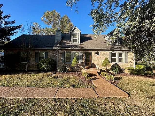 316 Southwinds Dr — Photo 1