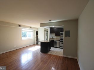 1221 N Quinn St APT 12, Arlington, VA 22209