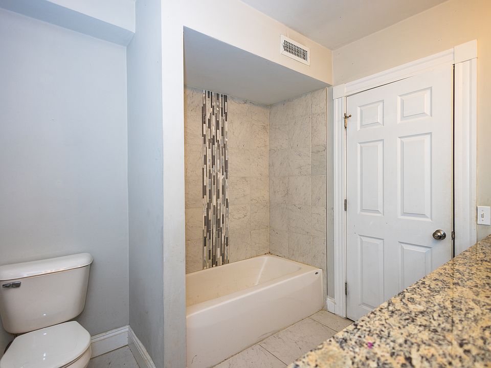 1st image of 454 Admiral St APT 1