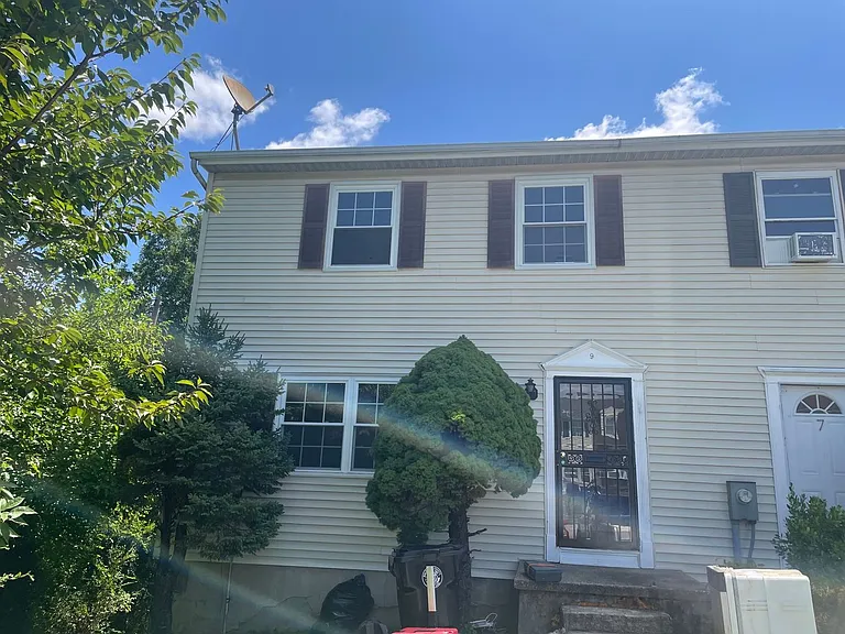 9 Lenis Ct — Photo 1