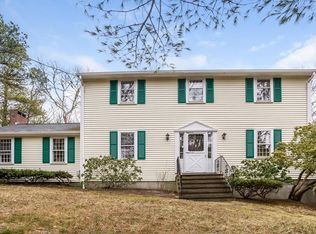 28 Thatcher Rd, Plymouth, MA 02360