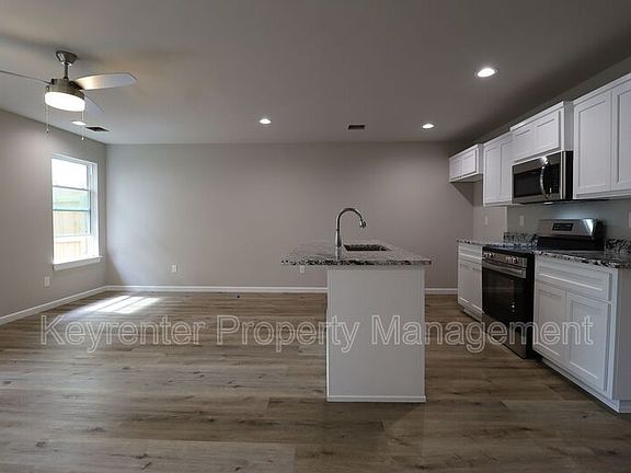 3rd image of 214 N Cleveland Ave Unit B