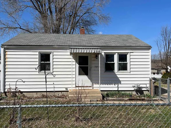 709 8th Ave, Charles City, IA 50616