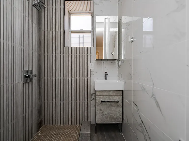 305 Harman St #1B — Photo 11