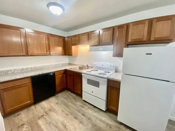 514 Emmet St, 514 Emmet St #14, Ypsilanti, MI 48197