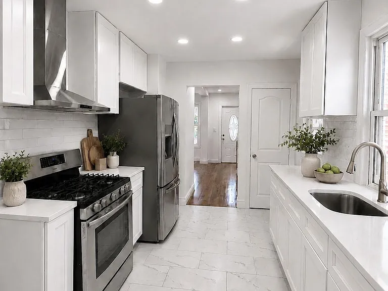 39 Rathbun Ave — Photo 6