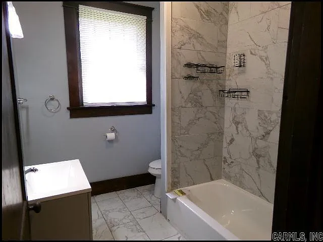 2100 Valmar St — Photo 10