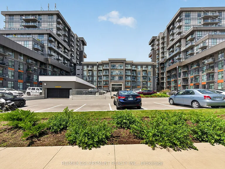 460 Dundas St E #522 — Photo 7