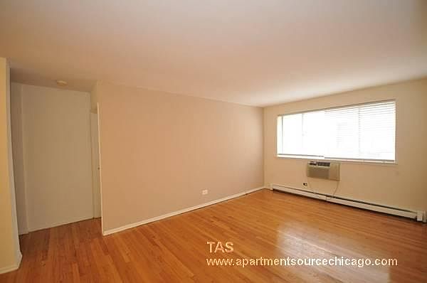 1st image of 537 Dnp W Melrose St #439