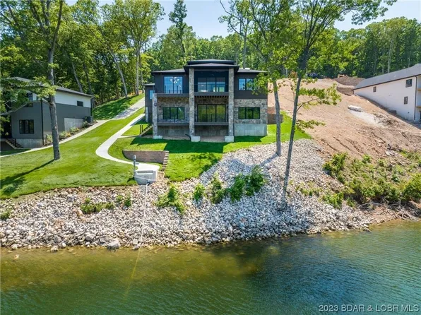 140 Hazelnut Dr, Sunrise Beach, MO 65079