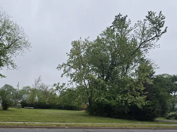 7481 Broadway, Merrillville, IN 46410