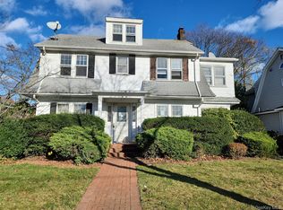 39 Hilbert St, Hempstead, NY 11550