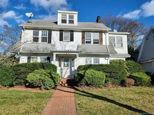 39 Hilbert Street, Hempstead, NY 11550