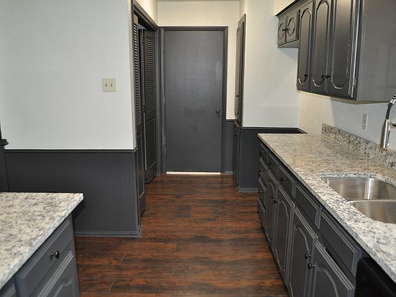 5th image of 2302 Williams St