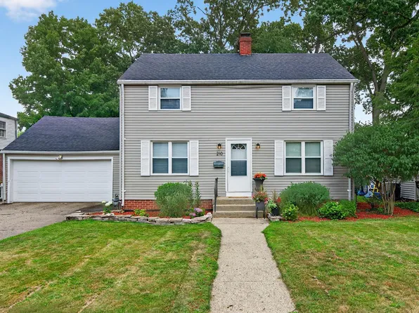 210 S Hawthorne Dr, South Bend, IN 46617