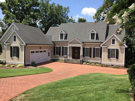 Spacious 4 BR 3.5 Bath