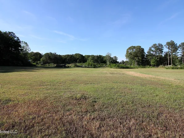 250 Owens Dr, Holly Springs, MS 38635