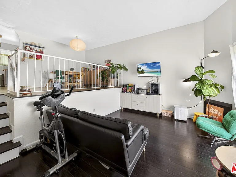 9034 Willis Ave #14 — Photo 4