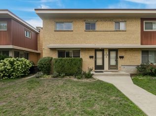 6524 N Northwest Hwy #A, Chicago, IL 60631