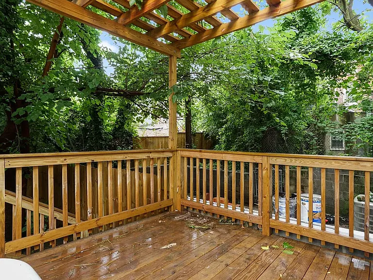106 Callender St — Photo 23