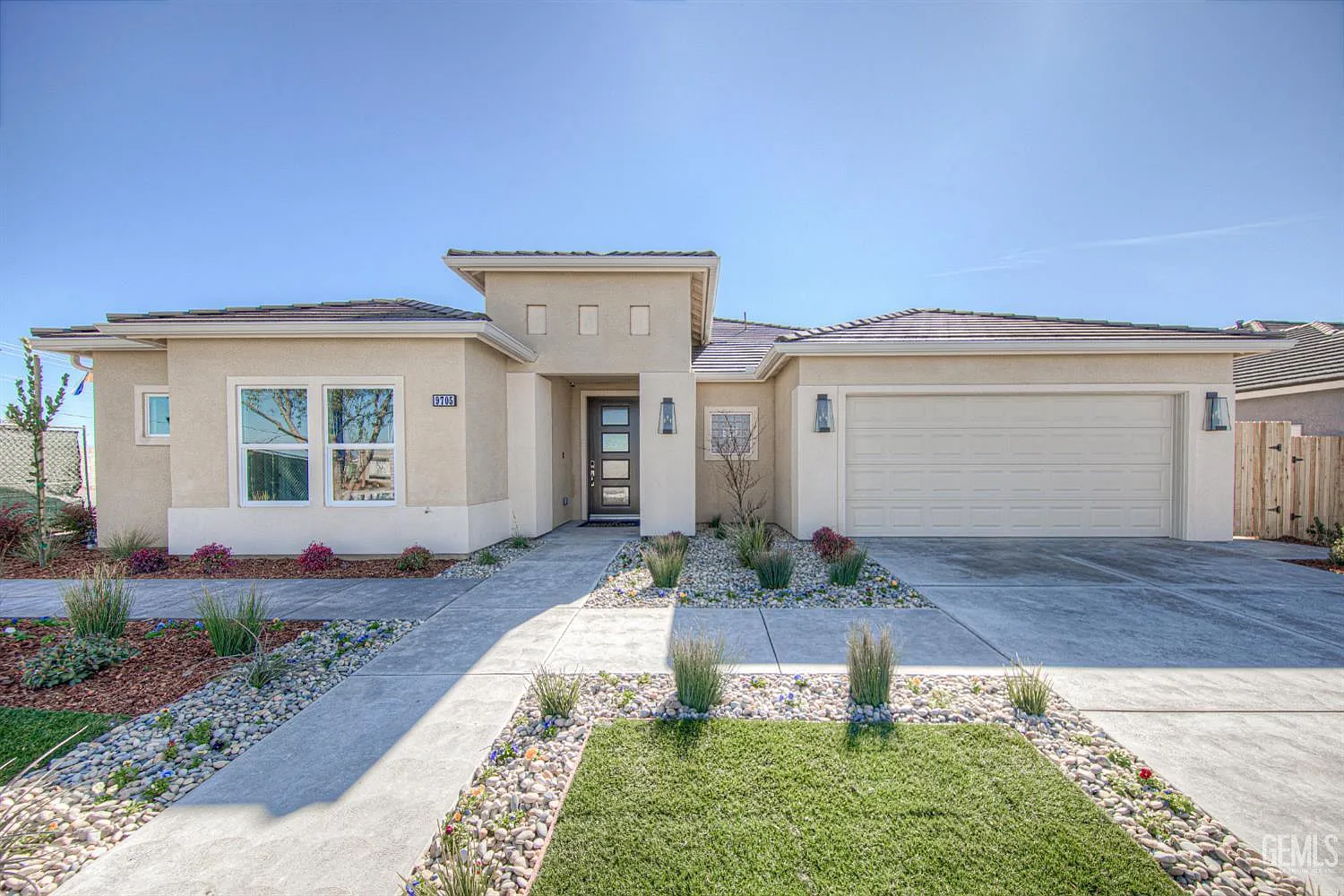 11014 Alcazar Ave photo 1