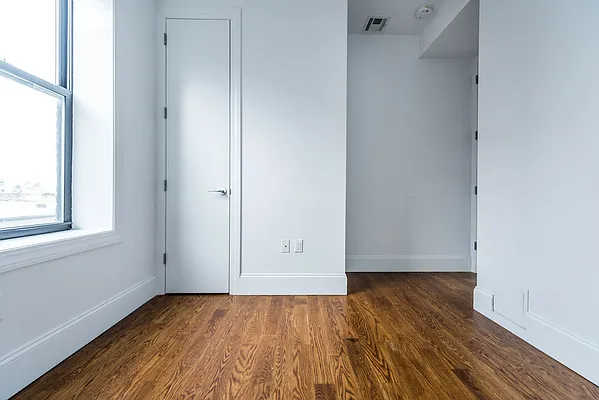 Rented by Nooklyn NYC LLC | media 16