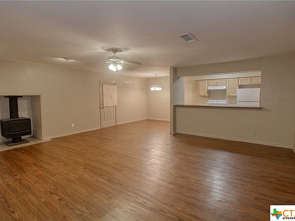 3rd image of 1108 Covey Ln