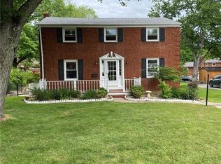 345 Pinehaven Dr, Bethel Park, PA