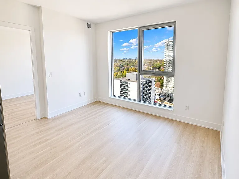 25 Cordova Ave #1401 — Photo 10