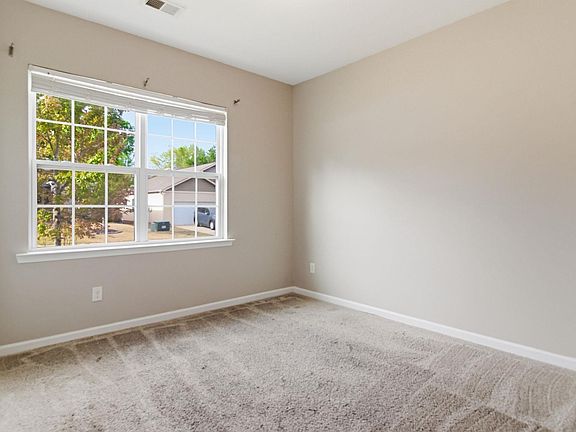 3rd image of 516 Craftsman Ln