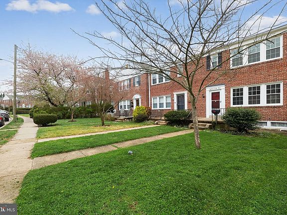 3rd image of 1844 Deveron Rd