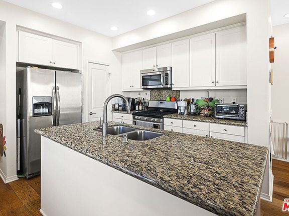 5th image of 5593 Palm Dr Unit 101