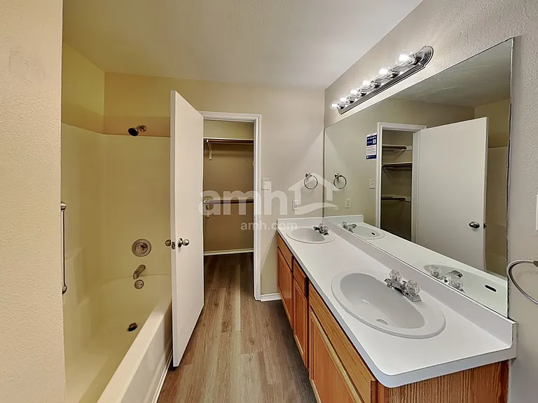 15243 Kamary Ln — Photo 10