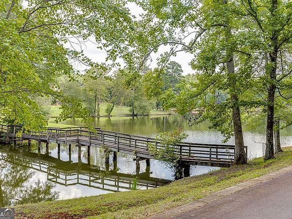 4th image of 5775 Kennedy Rd