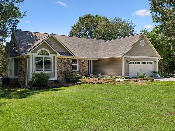 2nd image of 257 McArthur Ln